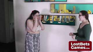 The players and their 1st-ever Undress Alt Paper Scissors game