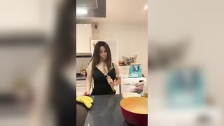 Solo in the Kitchen - I Play with the Spoon