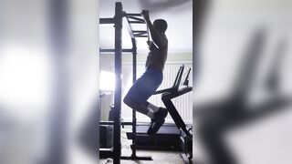 Pumped up torso fuels unforgiving deepthroat hunger