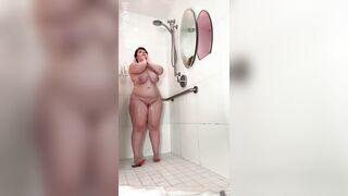 Curvy Beauty Bea York Shower and Masturbation