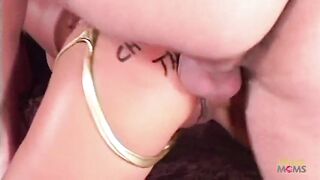 Round butt hottie gets a precious screwing