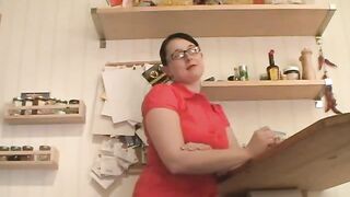 Amateur wife anal fisted in the kitchen