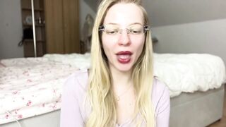 Why U Should Be on Grindr Right Now App Review
