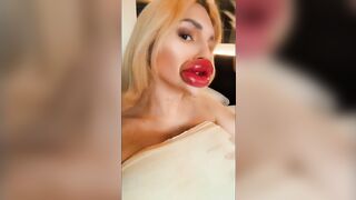 Shemale hentai strokes her Dong with Giant Balls on the Bed - Vienna Xtreme