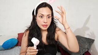 ASMR RELAXING FACIAL CLEANSING (ROLEPLAY IN SPANISH)