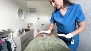 Hawt Masseuse Puts On Latex Gloves For A Obscene Glad Ending Jizz flow