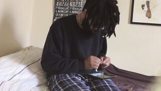Rolling a blunt cause depression is screwing me