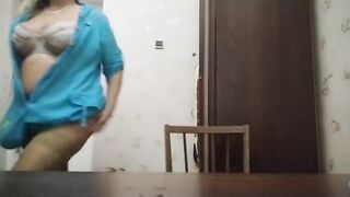 Large mamma show her booty and large titties in nature's garb