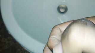 Amateur Solo Hunk Discharges Cum in Sink