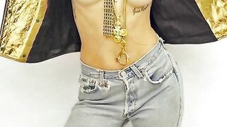 Nasty celebrity, Miley Cyrus has some naked pictures that were published for people to have a fun