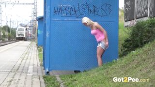 Pretty ladies outside with no shame in peeing