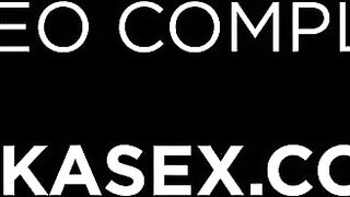 Katy Sex gorgeous Venezuelan sells her rich fruit and is submitted by Peruvian