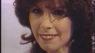 Janey Robbins Uses Her Toy On Her Twat Untill That Babe Cums