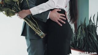 Hawt secretary and her large cocked boss