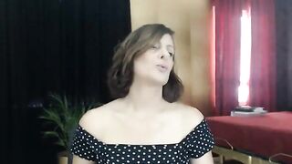 Sexy mamma at web show 6