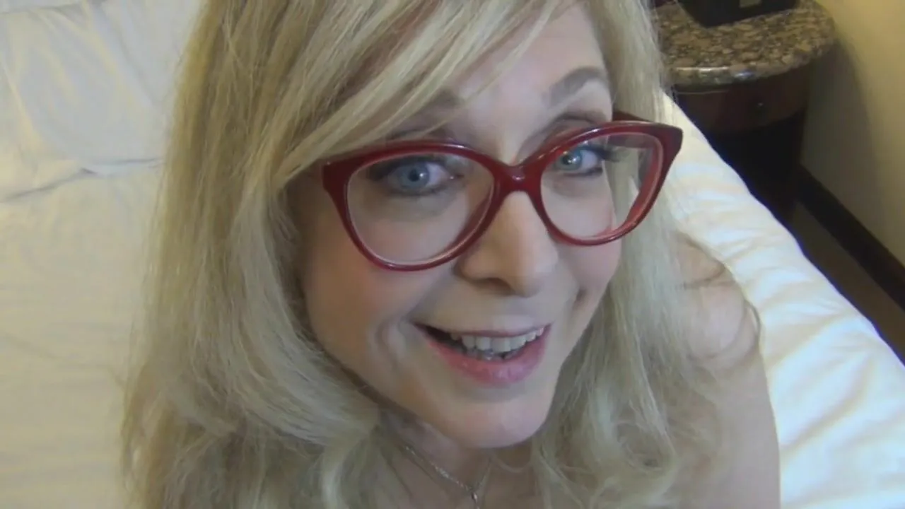 Sexy mother I'd like to fuck Nina Hartley