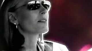 Swingers live an in action