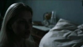 Bandaged Lesbo Scene