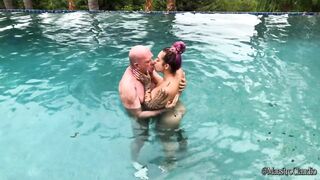 Peeing in Tori Avano’s Cunt