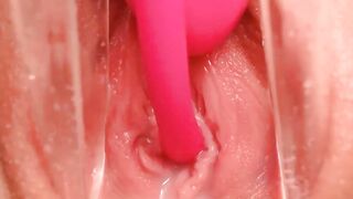 OhMiBod Creamy Cum Speculum Unfathomable Inside Cervix