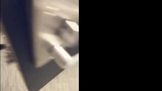 Je montre mon cul au mec du room service