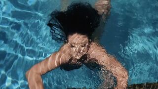 ivy vs. White - The Large TiT Showdown!