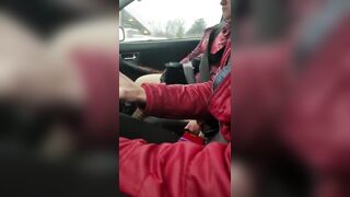Older prostitute sucking chap off in car