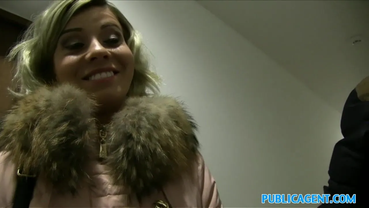 Cheating Wife Fucks for Cash - Vicky Love