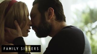 (Aiden Ashley) Has Multiple Orgasms Whilst Riding Her Stepbrother's (Tommy Pistol) Ramrod - Family Sinners