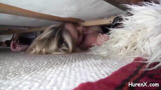 Uberraschung ficken furry mutter wenn sie unter dem Bett ist