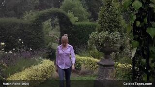 Scarlett – Johansson undressed and hot