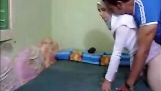 Coach bang little sister butt