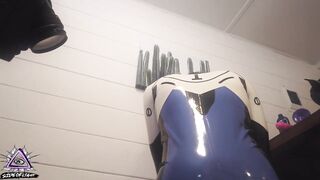 Rubbing Oil on Latex Cosplay Hentai Neo Genesis - Side Of Light - Behind the Scenes