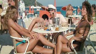 filles hawt On se calme et on boit frais a St Trop