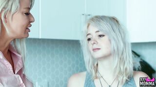 HAWT MOMMA -Step Mom London made pizza for dinner but honestly, that babe would rather eat Annie's strong pussy over everything else!