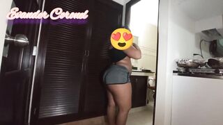 Me gusto el plomero y decido cojermelo antes que venga mi esposo