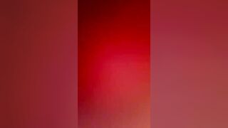 Chapina se masturba en el monte para que su marido no lo cache