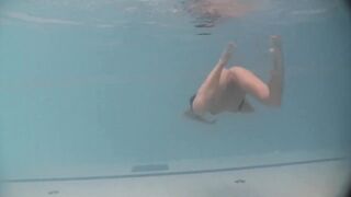 Honeys swim and get exposed underwater