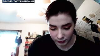 Twitch Streamers Bazookas Fall out whilst doing a handstand #140