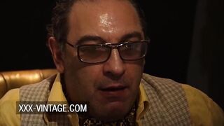 Hawt vintage 3some behind the secret mirror