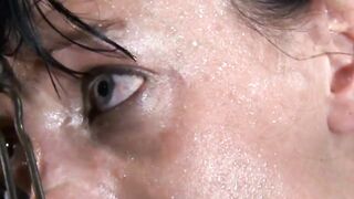 ANGELIQUE PUNIE ET HUMILIEE PAR LES FEMMES DE SES DEUX AMANT