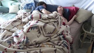 Stepson wakes up with stepmom in the couch and screws the wrong aperture