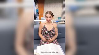 La conoce en la biblioteca de la universidad y se la folla en el baño