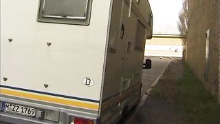 Geile Lehrerin im Wohnmobil gebumst Retro