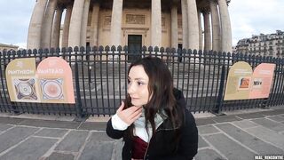 Une italienne rencontrée dans la rue, massée dans le sauna et défoncée en anal et double penetration par two inconnus