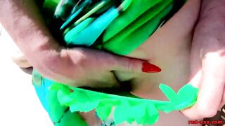 Hawt older fingers herself and bangs herself with a toy outside