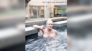 Chelsea Handler In Sexy Tub