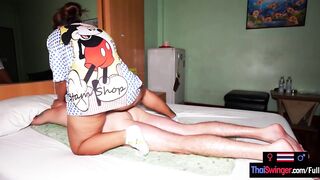 Thick Thai amateur cougar provides hung customer with a glad end massage