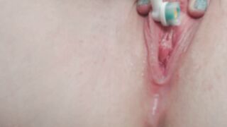 Electric Toothbrush Twat Banging and Squirting Climax Teen