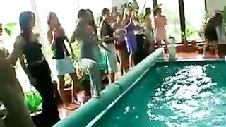 Barefaced party women gets screwed at poolside